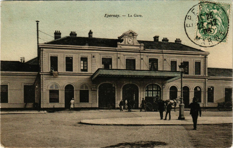 Carte postale ancienne Epernay - La Gare à Épernay