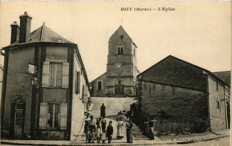 Carte postale ancienne Dizy - L'Eglise à Dizy