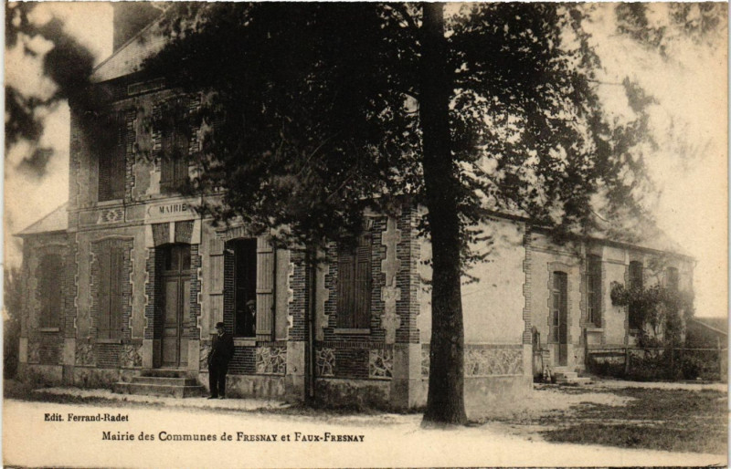 Carte postale ancienne Mairie des Communes de Fresnay et Faux-Fresnay à Faux-Fresnay