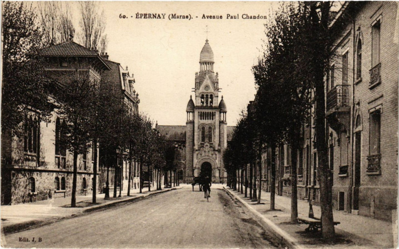 Carte postale ancienne Epernay-Avenue Paul Chandon à Épernay