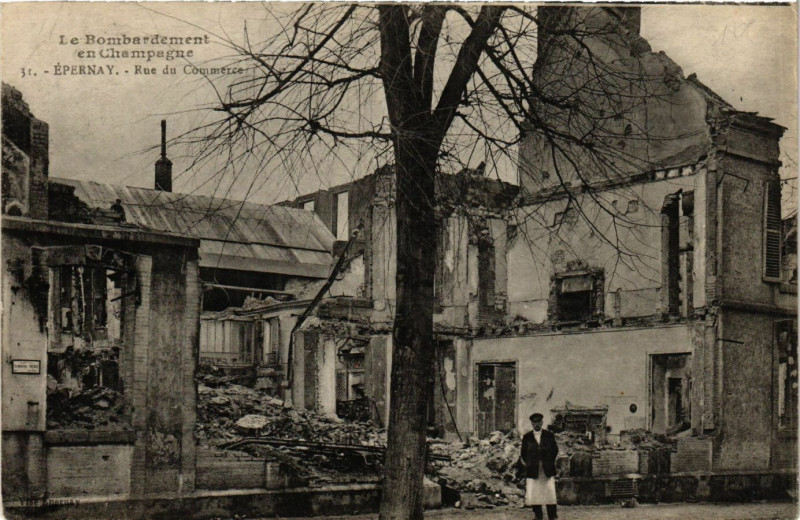 Carte postale ancienne Epernay - Rue du Commerze à Épernay