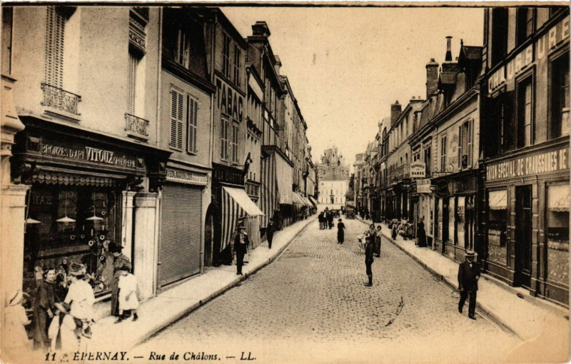 Carte postale ancienne Epernay - Rue de Chalons à Épernay