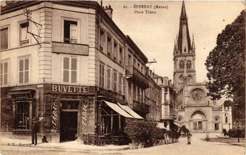 Carte postale ancienne Epernay - Place Thiers à Épernay