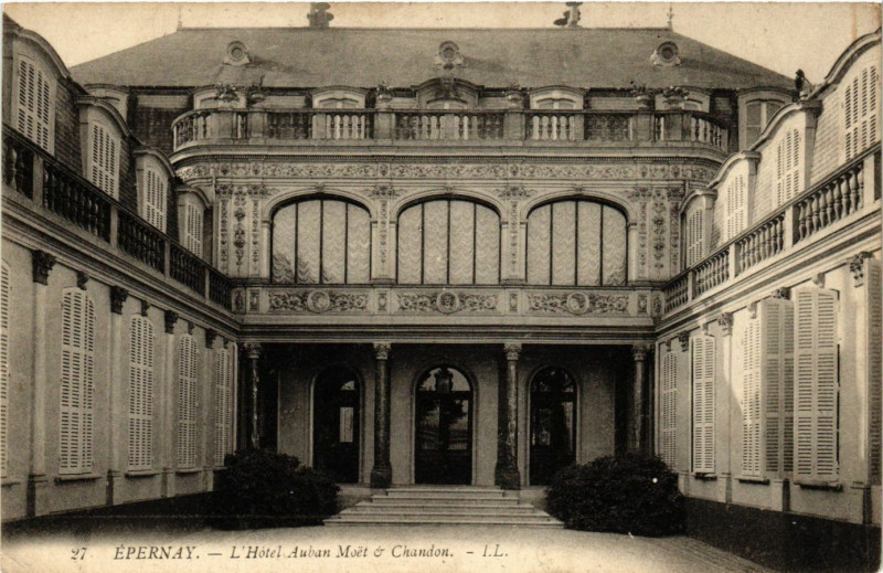 Carte postale ancienne Epernay - L'Hotel Auban Moet à Épernay