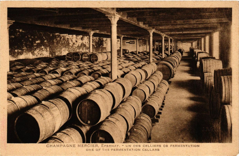 Carte postale ancienne Champagne mercier Epernay - Un des celliers de fermentation à Épernay