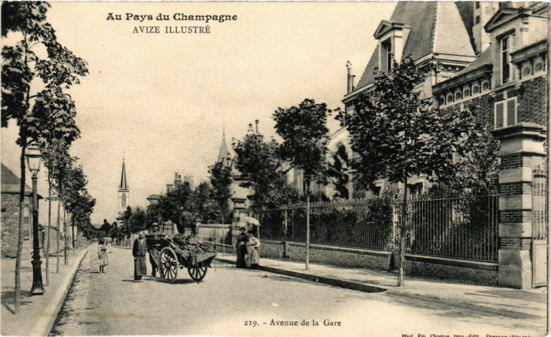 Carte postale ancienne Avize Illustré - Avenue de la Gare à Avize