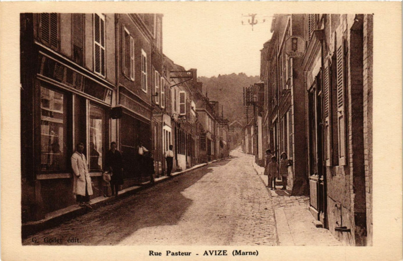 Carte postale ancienne Avize - Rue Pasteur à Avize