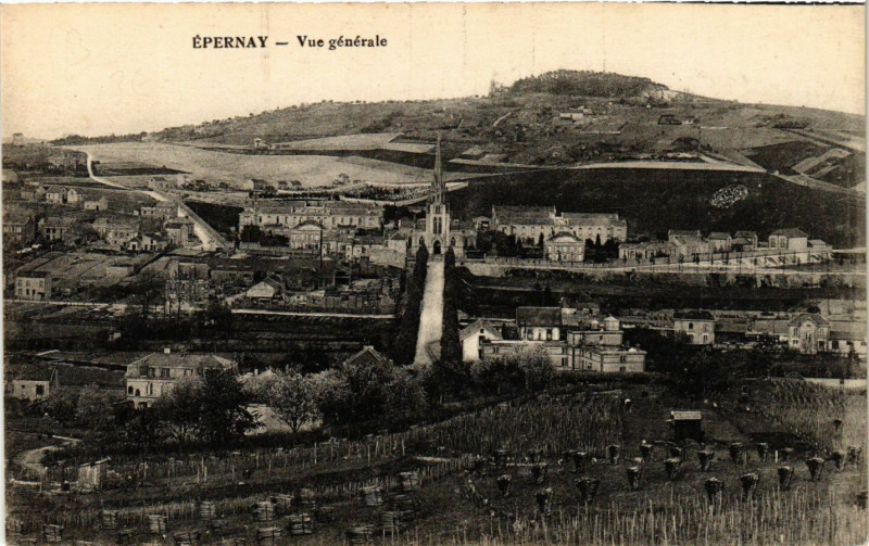 Carte postale ancienne Epernay - Vue générale à Épernay