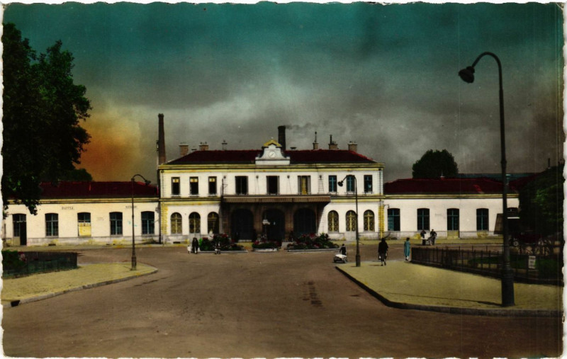 Carte postale ancienne Epernay - La Gare à Épernay
