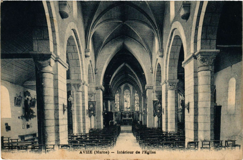 Carte postale ancienne Avize - Interieur de l'Eglise à Avize