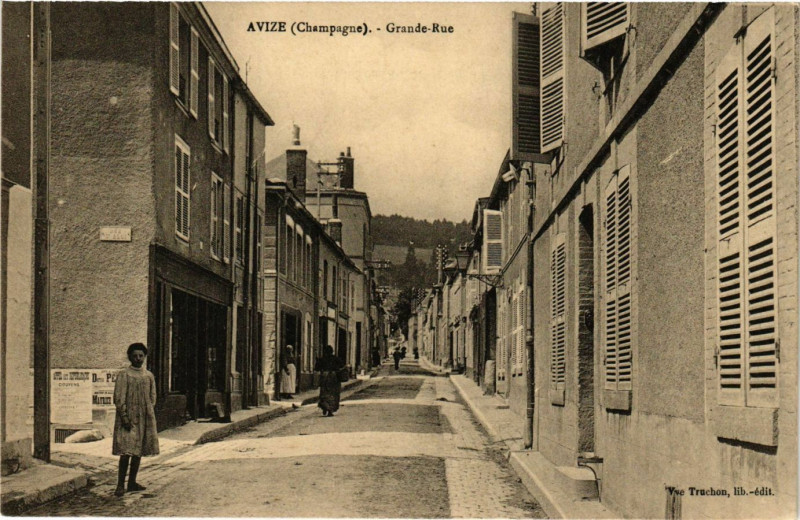 Carte postale ancienne Avize - Grande Rue à Avize