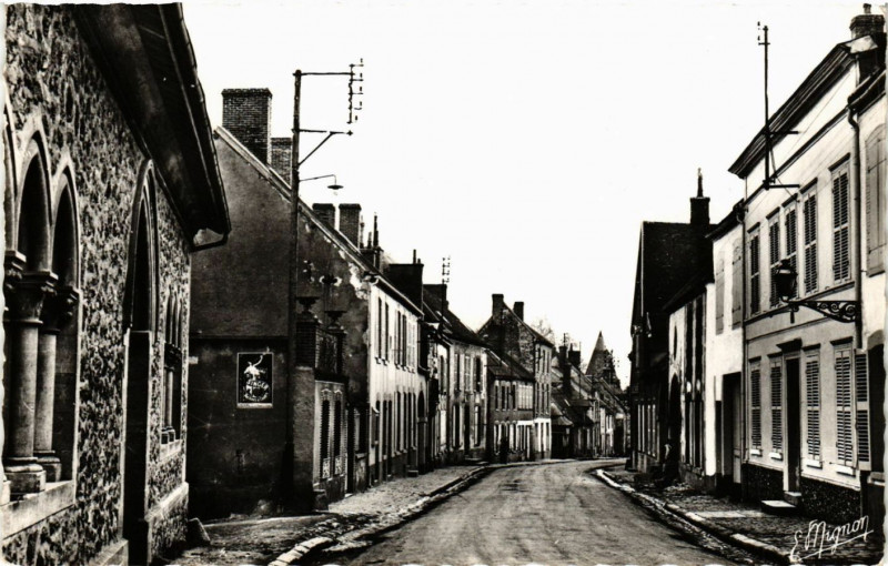 Carte postale ancienne Baye -la-Grande Rue à Baye