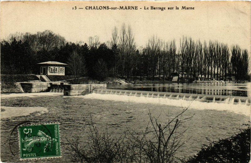 Carte postale ancienne Chalons sur Marne - Le Barrage sur la Marne