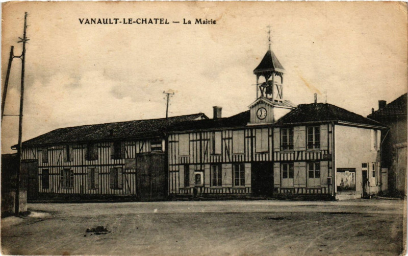 Carte postale ancienne Vanault le Chatel La Mairie