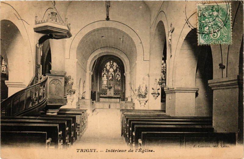 Carte postale ancienne Trigny-Interieur de l'Eglise à Trigny