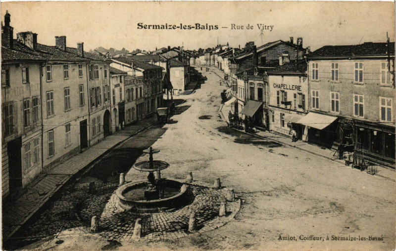 Carte postale ancienne Sermaize-les-Bains Rue de Vitry à Sermaize-les-Bains