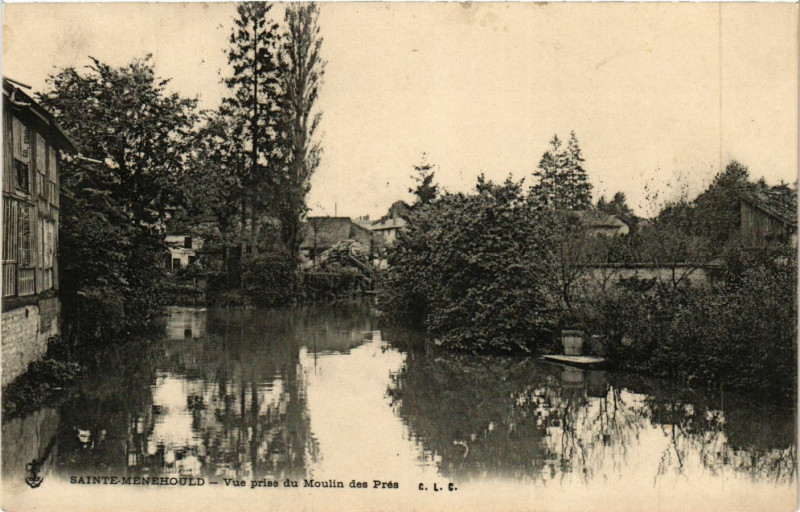 Carte postale ancienne Sainte-Menehould Vue prise du Moulin des Pres à Sainte-Menehould