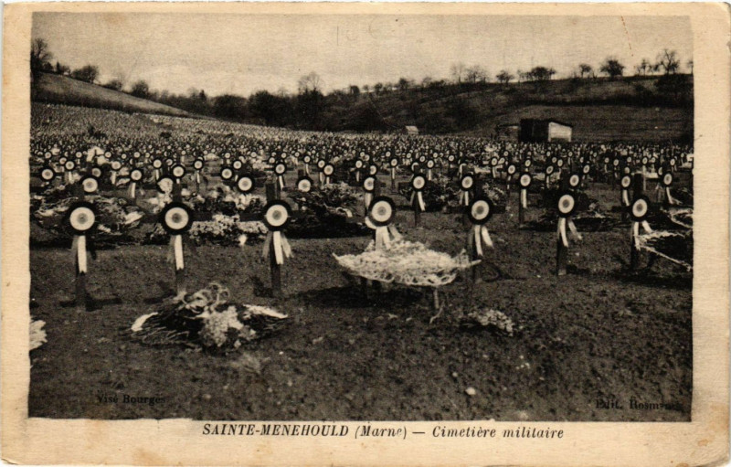 Carte postale ancienne Sainte-Menehould Cimetiere militaire à Sainte-Menehould