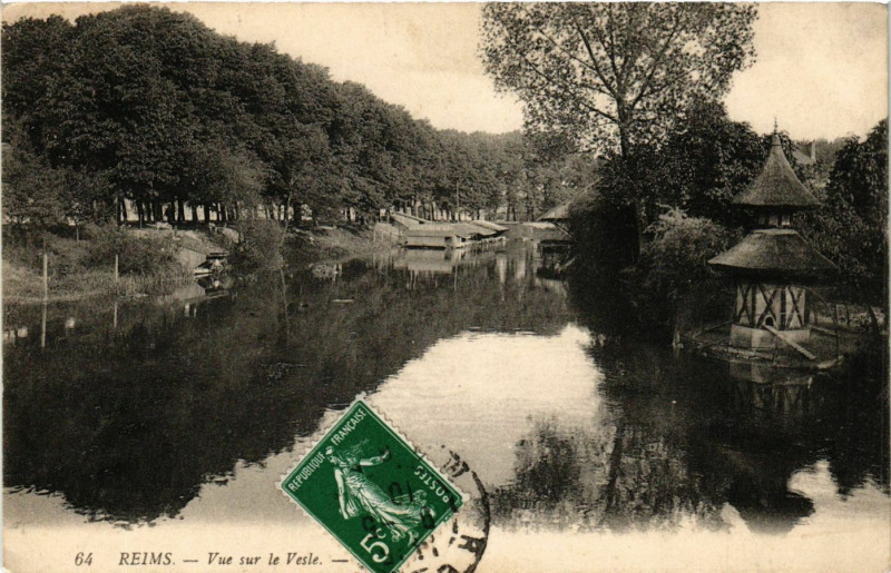 Carte postale ancienne Reims-Vue sur le Vesle à Reims