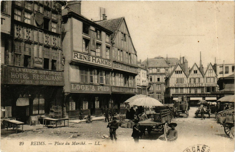 Carte postale ancienne Reims-Place du Marché à Reims