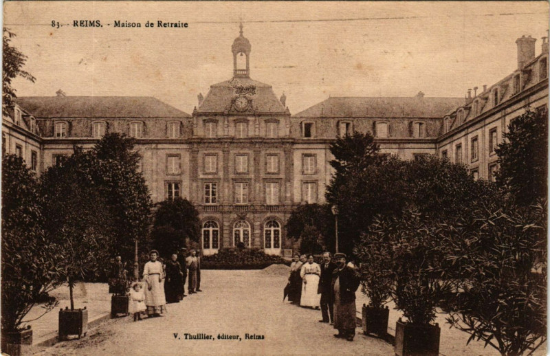 Carte postale ancienne Reims-Maison de Retraite à Reims