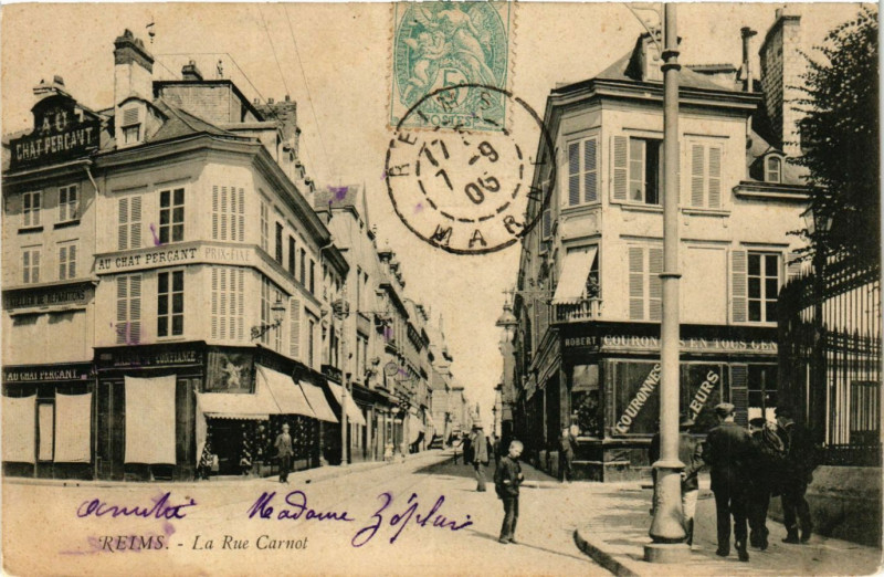 Carte postale ancienne Reims-La Rue Carnot à Reims