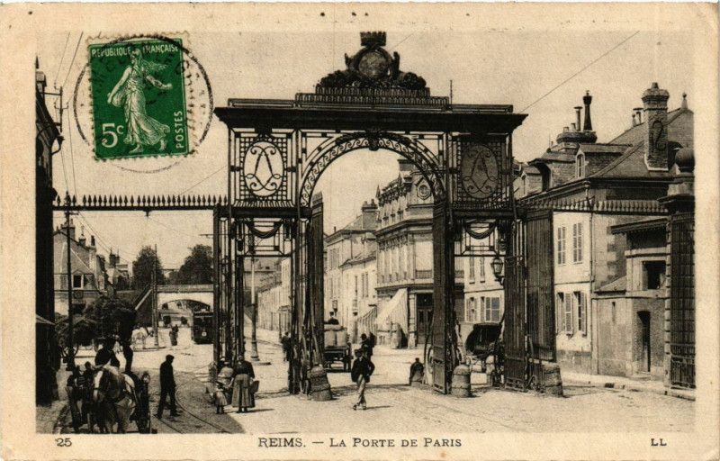 Carte postale ancienne Reims-La Porte de Paris à Reims