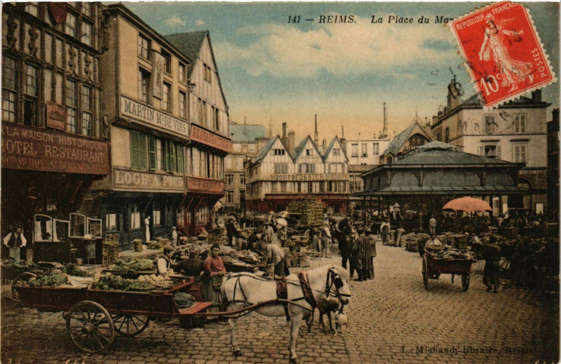 Carte postale ancienne Reims-La Place à Reims