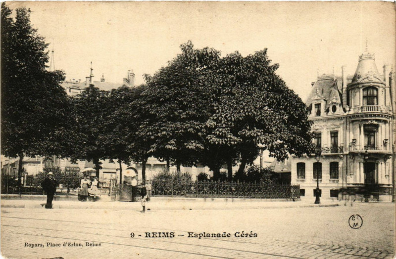 Carte postale ancienne Reims-Esplanade Ceres à Reims