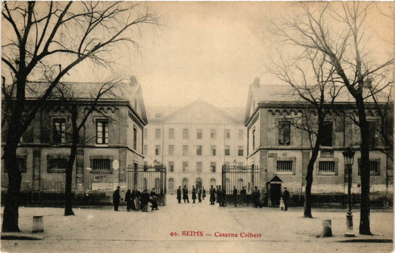Carte postale ancienne Reims-Caserne Colbert à Reims
