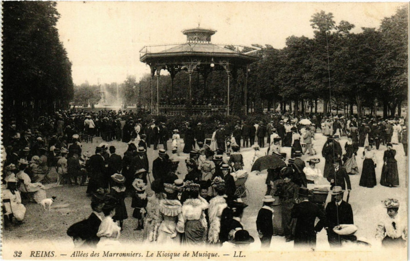 Carte postale ancienne Reims-Allées des Marronniers. Le Kiosque de Musique à Reims
