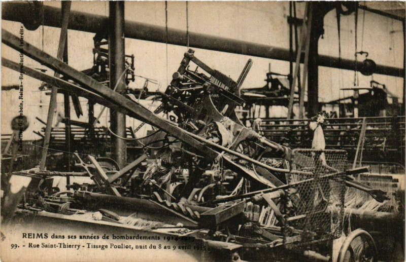 Carte postale ancienne Reims dans ses années de Bombardements Rue Saint-Thierry à Reims
