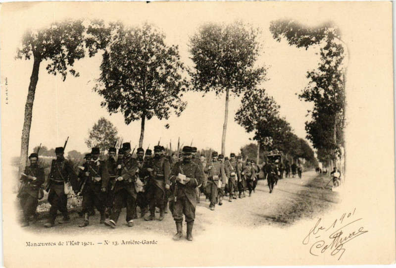 Carte postale ancienne Manoeuvres de l'Est Arriere-Garde