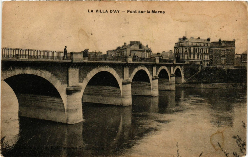 Carte postale ancienne La Villa d'Ay-Pont sur la Marne