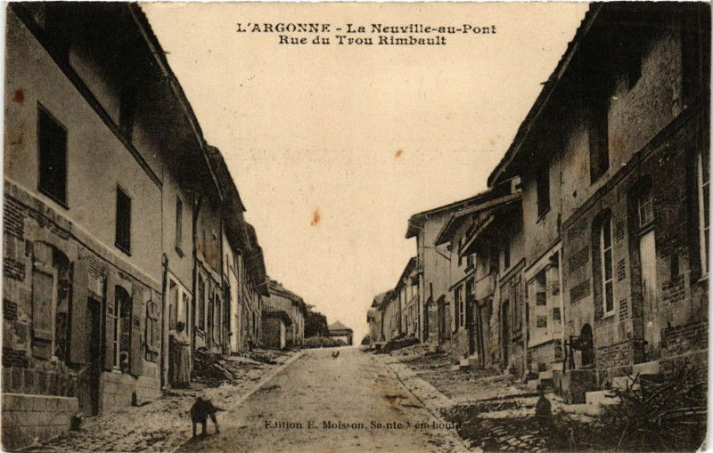 Carte postale ancienne La Neuville-au-Pont Rue du Trou Rimbault à La Neuville-au-Pont