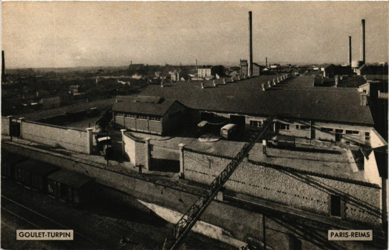 Carte postale ancienne Goulet-Turpin Le garage vu de la terrasse des Entrepots de Reims à Reims