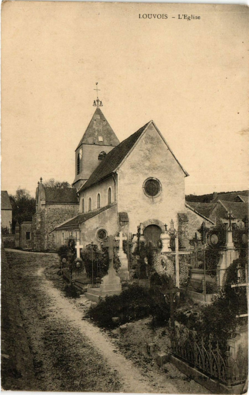 Carte postale ancienne Louvois - L'Eglise