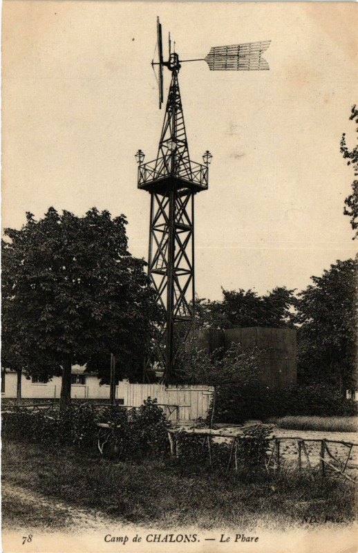 Carte postale ancienne Champ de Chalons - Le Phare