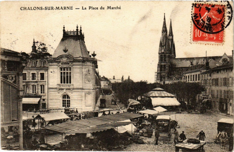 Carte postale ancienne Chalons sur Marne - La Place du Marché