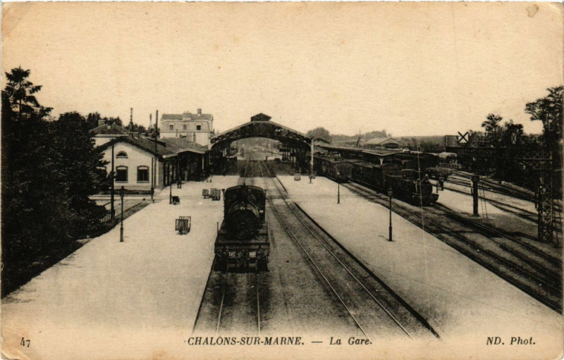 Carte postale ancienne Chalons sur Marne - La Gare