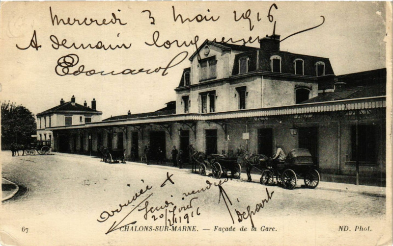 Carte postale ancienne Chalons sur Marne - Facade de la Gare