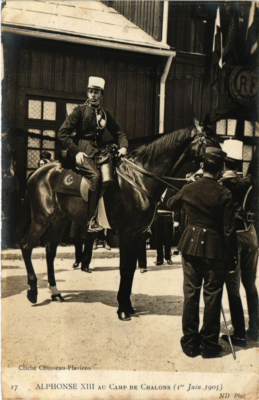 Carte postale ancienne Alphonse Xiii au Camp de Chalons