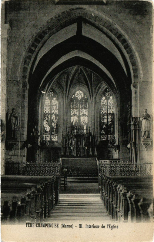 Carte postale ancienne Fere-Champenoise - Interieur de l'Eglise à Fère-Champenoise