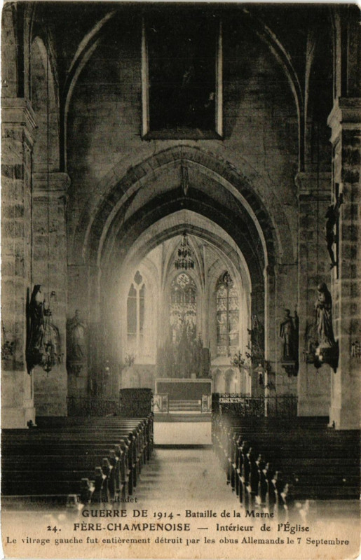 Carte postale ancienne Fere-Champenoise - Interieur de l'Eglise à Fère-Champenoise