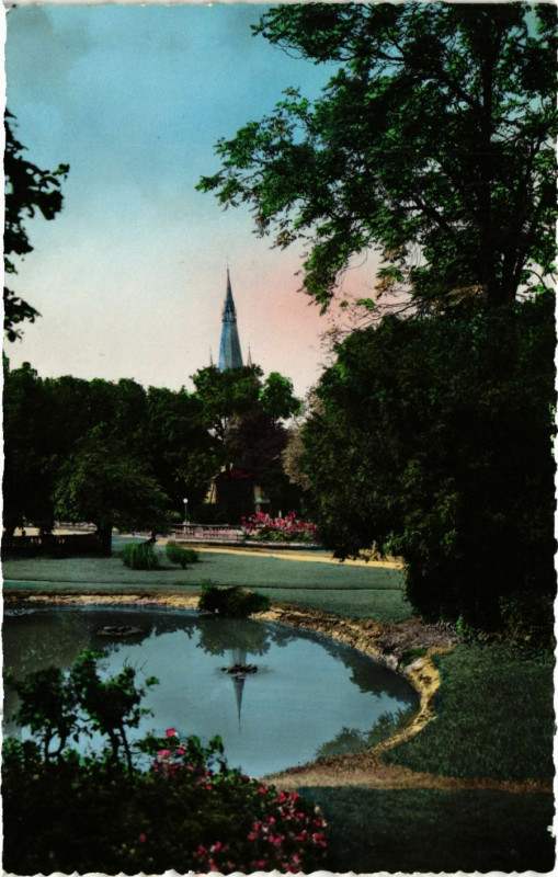 Carte postale ancienne Epernay --le-JARDin de l'Hotel de Ville à Épernay