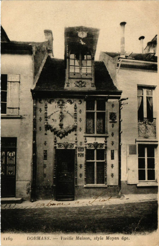 Carte postale ancienne Dormans - Vieille Maison à Dormans
