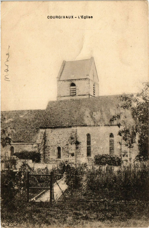 Carte postale ancienne Courgivaux - L'Eglise à Courgivaux