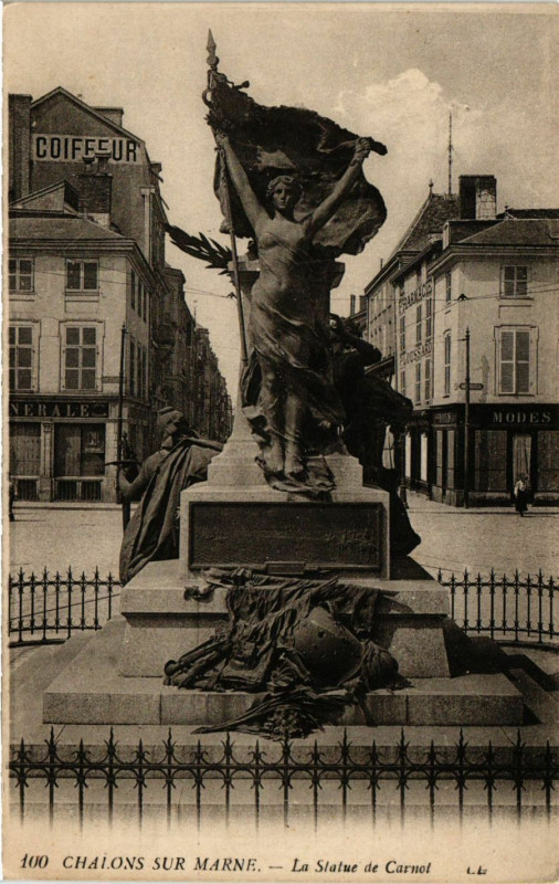 Carte postale ancienne Chalons sur Marne - La Statue de Carnot