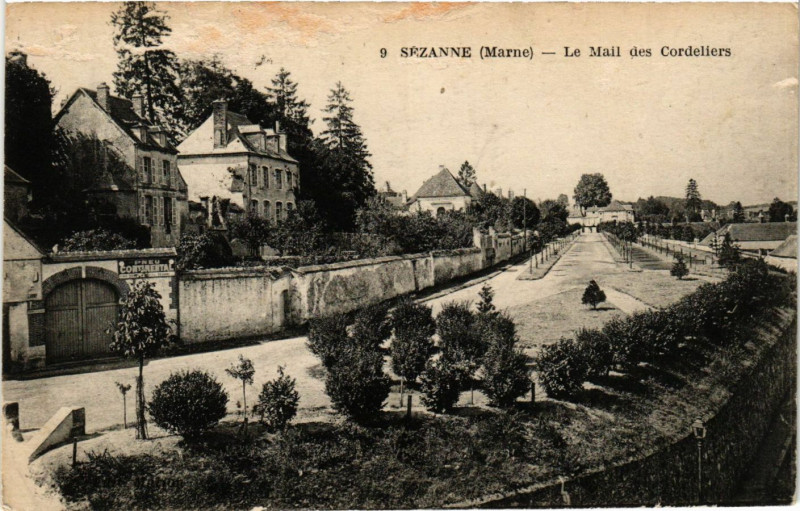 Carte postale ancienne Sezanne-Le Mail des Cordeliers à Sézanne