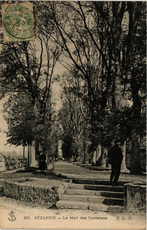 Carte postale ancienne Sezanne-Le Mail des Cordeliers à Sézanne